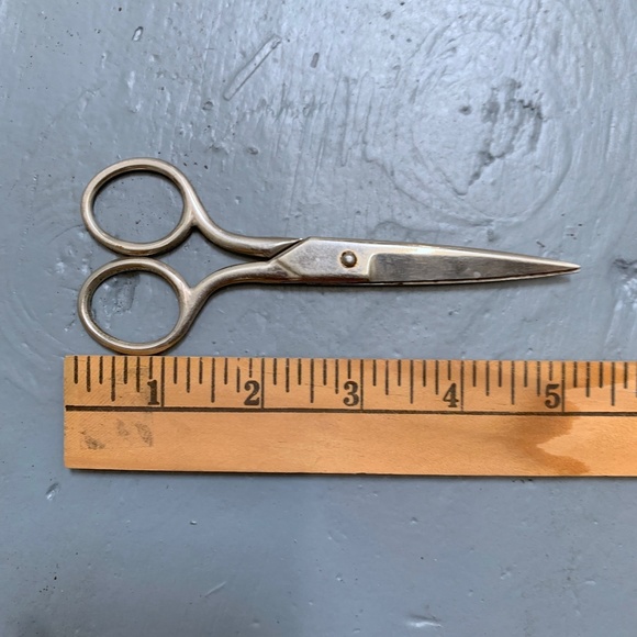 Set of Five Vintage Scissors Forged Steel School Sewing Crafts Art Scrap Teach - Picture 3 of 16